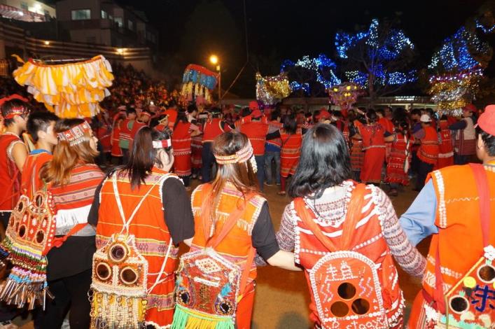 唱歌迎神祈求部族平安 賽夏族矮靈祭典今(11/8)日豋場 共12張圖片